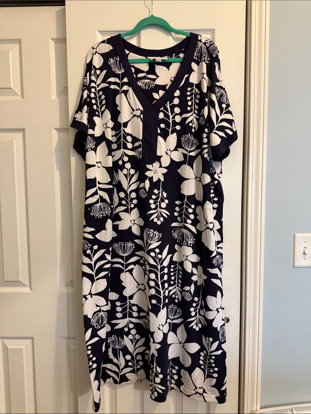 Stan Herman Navy and White Floral V-Neck Dress L